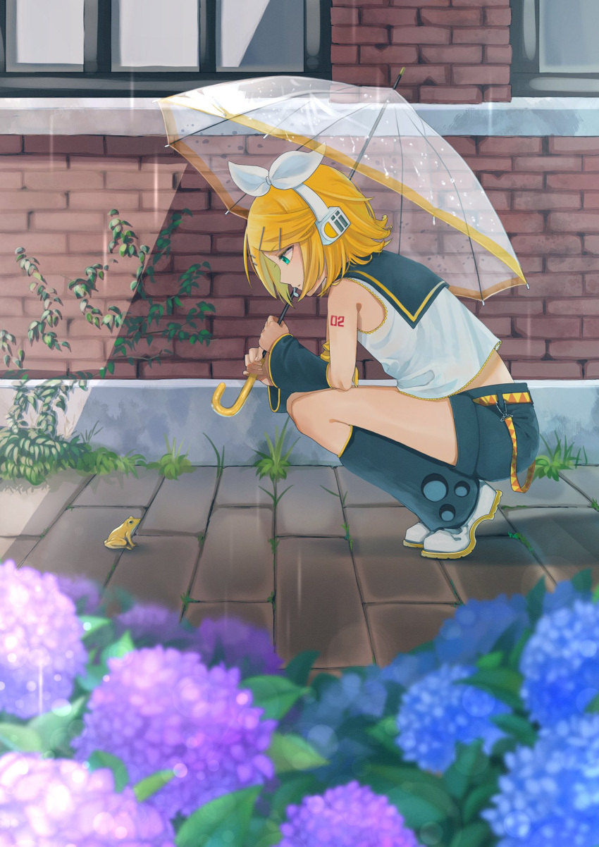 1girl animal bangs belt blonde_hair blue_eyes bow brick_wall crop_top detached_sleeves elbows_on_knees flipped_hair flower frog from_side grass hair_bow hair_ornament hairclip headphones headset highres holding holding_umbrella hydrangea inukai_tazou kagamine_rin leg_warmers long_sleeves looking_down medium_hair outdoors plant profile rain sailor_collar shadow shirt shorts sleeveless sleeveless_shirt solo squatting transparent transparent_umbrella umbrella vines vocaloid