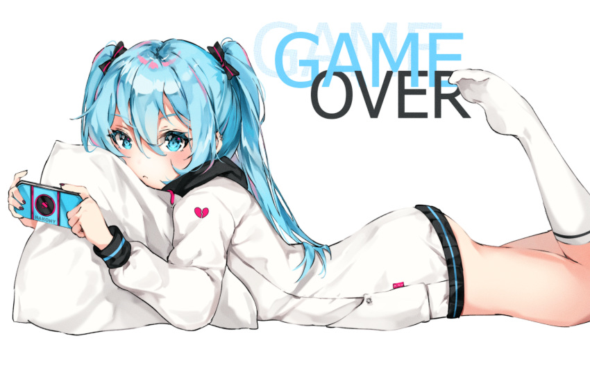 1girl alternate_costume aqua_eyes aqua_hair artist_name ass bangs blush closed_mouth english_text eyebrows_visible_through_hair from_side game_over hair_between_eyes handheld_game_console hatsune_miku heart highres jacket kneehighs legs_up light_frown long_bangs long_hair long_sleeves looking_at_viewer lying nakony no_pants on_stomach pillow simple_background solo twintails vocaloid white_background white_jacket white_legwear
