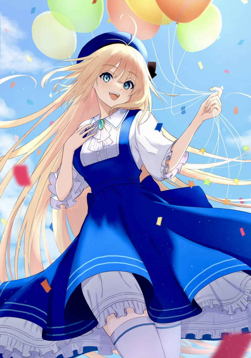 1girl ahoge balloon blonde_hair blue_eyes blue_sky brooch confetti dress haruwo highres holding holding_balloon jewelry open_mouth original pinafore_dress skirt sky smile solo suspender_skirt suspenders thigh-highs thighs zettai_ryouiki