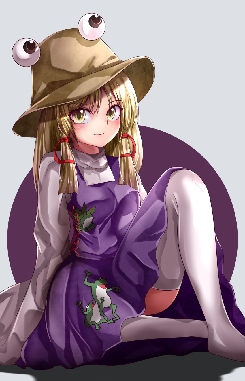 1girl absurdres animal_print blonde_hair breasts brown_headwear closed_mouth commentary_request eyebrows_behind_hair feet_out_of_frame frog_print grey_background hair_ribbon highres long_sleeves looking_at_viewer maboroshi_mochi medium_hair moriya_suwako no_shoes print_skirt print_vest purple_skirt purple_vest red_ribbon ribbon shiny shiny_hair shirt simple_background skirt skirt_set small_breasts smile solo thigh-highs touhou vest white_legwear white_shirt wide_sleeves