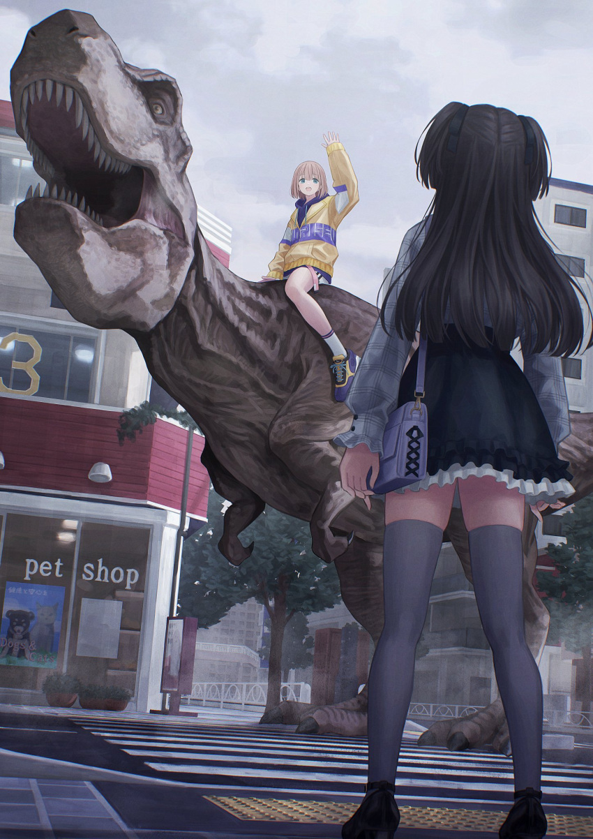 3mptydays :d arm_up bangs black_hair building clouds cloudy_sky crosswalk dinosaur facing_another from_behind full_body highres idolmaster idolmaster_shiny_colors long_sleeves mayuzumi_fuyuko on_animal outdoors riding road serizawa_asahi short_hair sitting sky smile standing street thigh-highs tyrannosaurus_rex waving