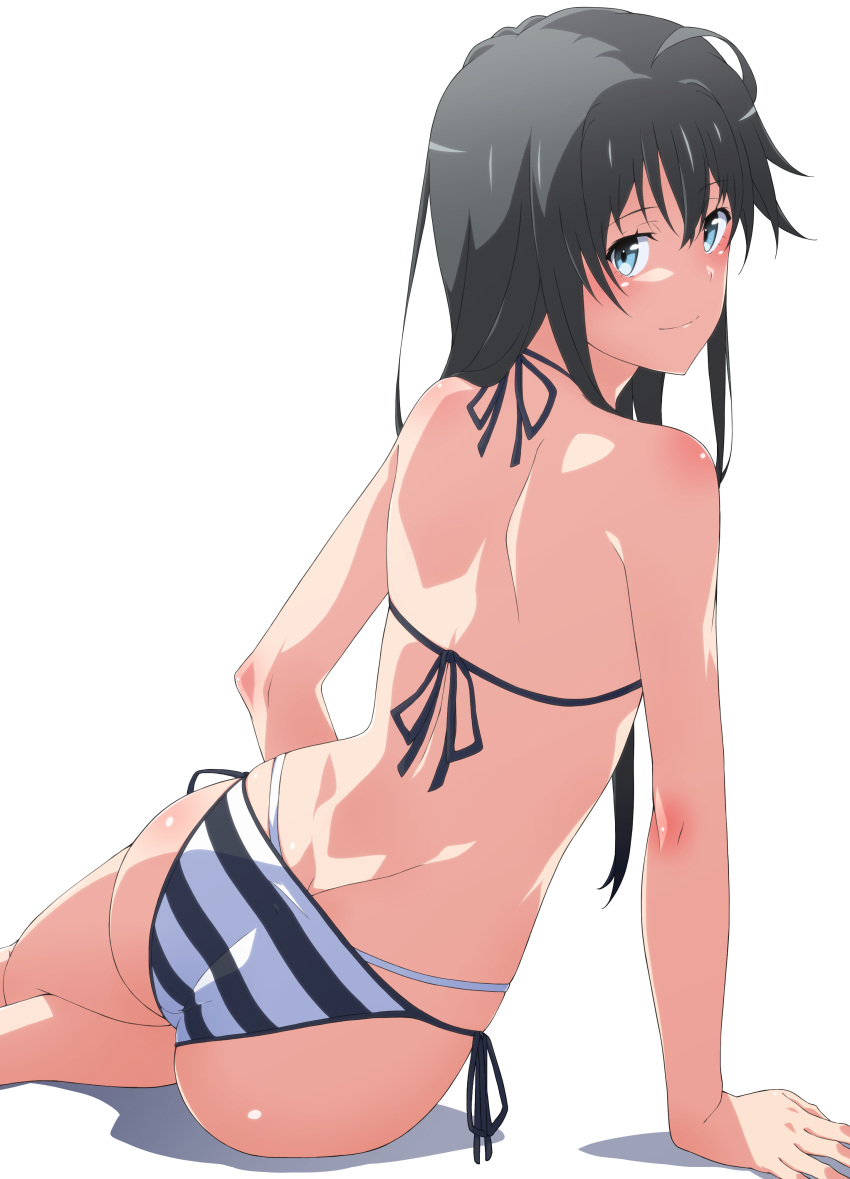 1girl absurdres arm_support ass back bangs bare_arms bikini black_hair blue_eyes blush eyebrows_visible_through_hair highres long_hair looking_at_viewer looking_back shou937 shoulder_blades side-tie_bikini simple_background sitting smile solo striped striped_bikini swimsuit white_background yahari_ore_no_seishun_lovecome_wa_machigatteiru. yokozuwari yukinoshita_yukino