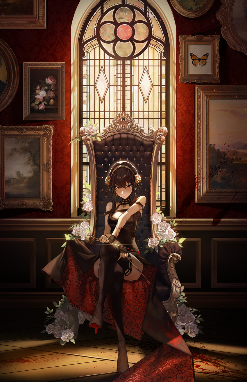 1girl black_dress blood blood_on_weapon blood_splatter chair crossed_legs dagger daniel_deng dress earrings gold_earrings gold_hairband hair_ornament high_heels highres holding holding_dagger holding_weapon jewelry knife legs long_hair looking_at_viewer painting_(object) red_eyes sitting spy_x_family weapon window yor_briar