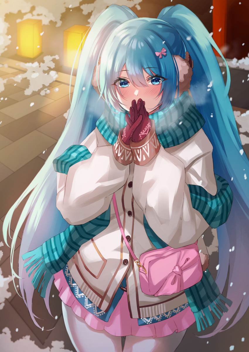 1girl aqua_eyes aqua_hair aqua_scarf bag blush bow bowtie coat commentary covering_mouth cowboy_shot earmuffs gloves hair_bow handbag hands_up hatsune_miku highres inue_ao looking_at_viewer miniskirt night own_hands_together pantyhose pink_bow pink_bowtie pink_skirt red_gloves scarf skirt solo standing twintails visible_air vocaloid white_coat white_legwear winter winter_clothes