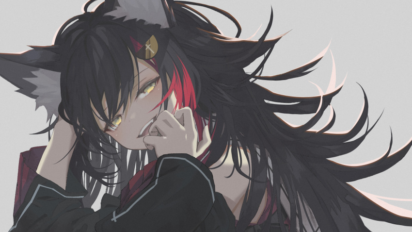 1girl animal_ear_fluff animal_ears anzi arm_up bangs black_hair black_sleeves commentary_request detached_sleeves eyebrows_visible_through_hair grey_background hair_between_eyes hair_ornament hand_up head_tilt highres hololive long_hair long_sleeves looking_at_viewer multicolored_hair ookami_mio redhead simple_background solo streaked_hair upper_body virtual_youtuber wolf_ears yellow_eyes