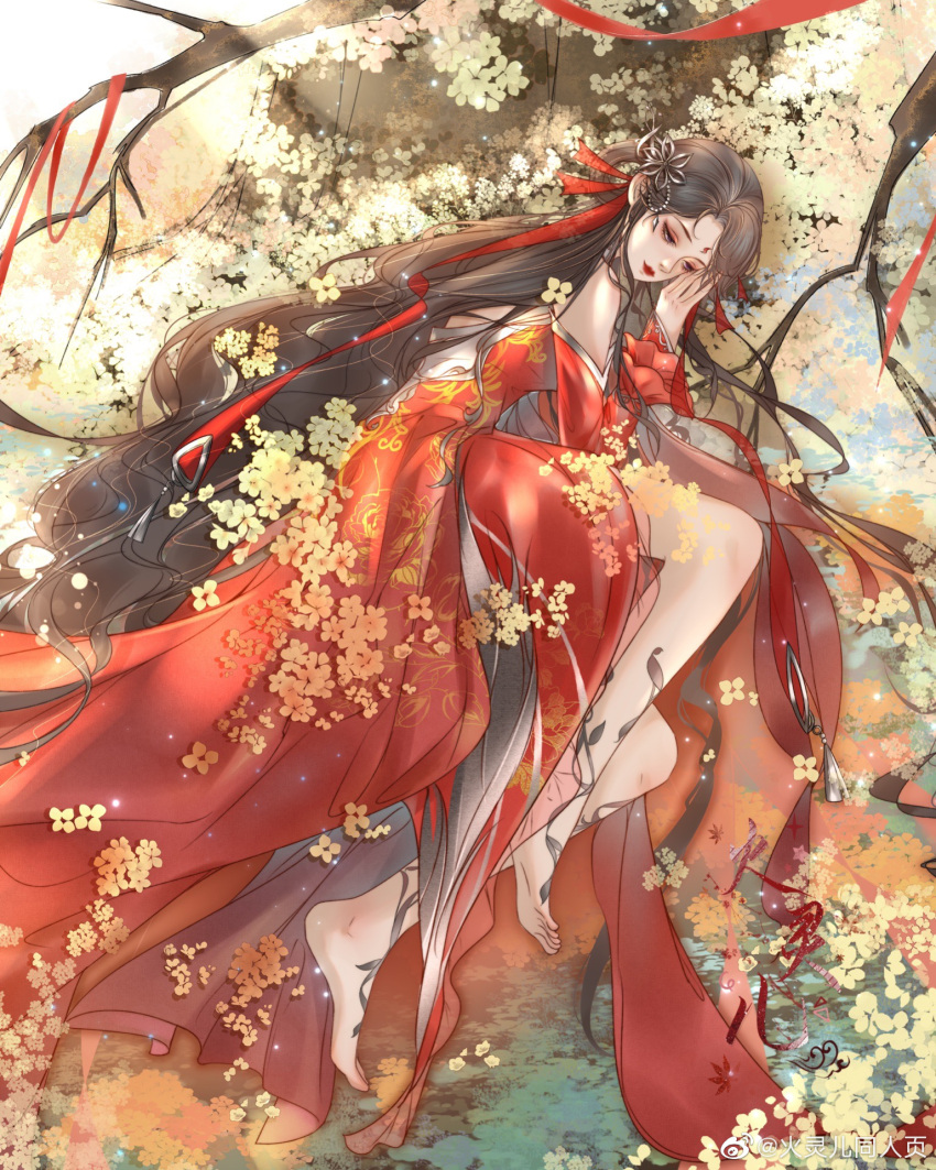 1girl bare_legs barefoot brown_hair chinese_clothes facial_mark feet flower forehead_mark hair_ornament highres huo_linger_(wanmei_shijie) huo_linger_tongren_she long_hair lying on_side solo tassel toes wanmei_shijie