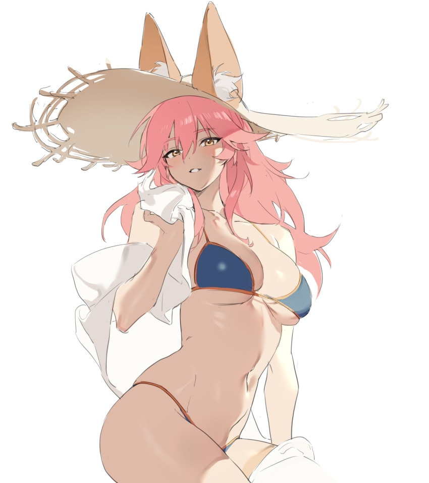 1girl animal_ears bikini blue_bikini ears_through_headwear eyebrows_visible_through_hair fate/grand_order fate_(series) fox_ears fox_girl hat highres kurumi_(recycllamo) looking_at_viewer pink_hair solo straw_hat sun_hat swimsuit tamamo_(fate) tamamo_no_mae_(swimsuit_lancer)_(fate) towel white_background yellow_eyes