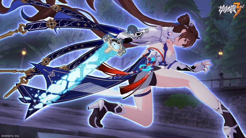 1girl breasts brown_eyes brown_hair china_dress chinese_clothes dress elbow_gloves fingerless_gloves gloves high_heels highres holding holding_sword holding_weapon honkai_(series) honkai_impact_3rd li_sushang long_hair looking_at_viewer looking_back medium_breasts official_art outdoors single_fingerless_glove smile sword tassel thigh_strap weapon white_gloves
