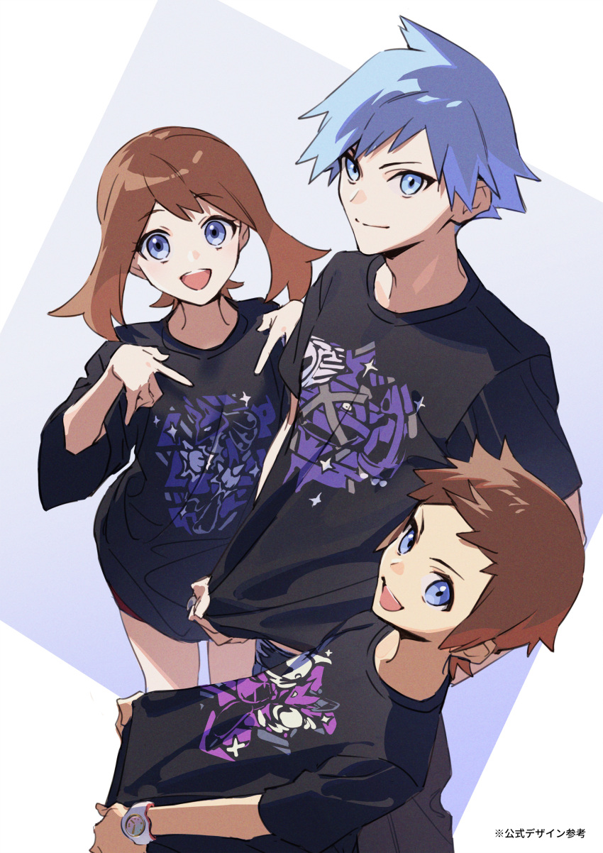 1girl 2boys :d absurdres bangs black_shirt blue_eyes blue_hair bracelet brendan_(pokemon) brown_hair character_print closed_mouth commentary_request highres jewelry long_shirt may_(pokemon) multiple_boys open_mouth pokemon pokemon_(game) pokemon_rse shirt shirt_tug short_hair short_sleeves smile spiky_hair split_mouth steven_stone t-shirt teeth tongue translation_request upper_teeth xia_(ryugo)