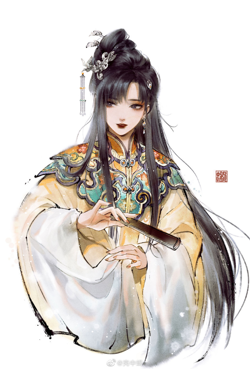 1girl black_hair chinese_clothes earrings hair_ornament hand_fan highres jewelry ke_zhong_xie long_hair looking_to_the_side open_mouth original pinching_sleeves solo teeth upper_body white_background