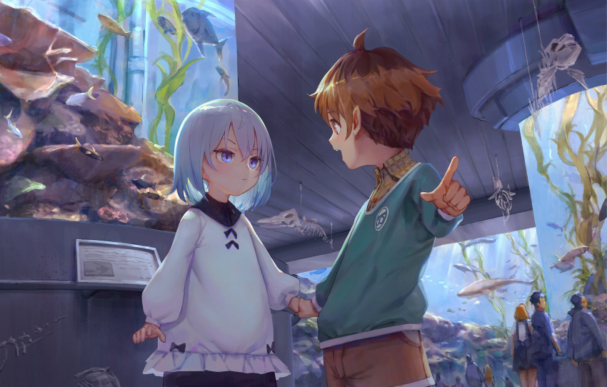 1boy 1girl absurdres ahoge algae aquarium bangs bingwei_huang blue_eyes brown_eyes brown_hair brown_shorts child chinese_commentary closed_mouth commentary cowboy_shot dress female_child fish green_shirt grey_hair highres holding_hands indoors kuzuryuu_yaichi long_sleeves looking_at_another male_child medium_hair open_mouth people pointing puffy_long_sleeves puffy_sleeves ryuuou_no_oshigoto! shirt shorts skeleton sora_ginko white_dress