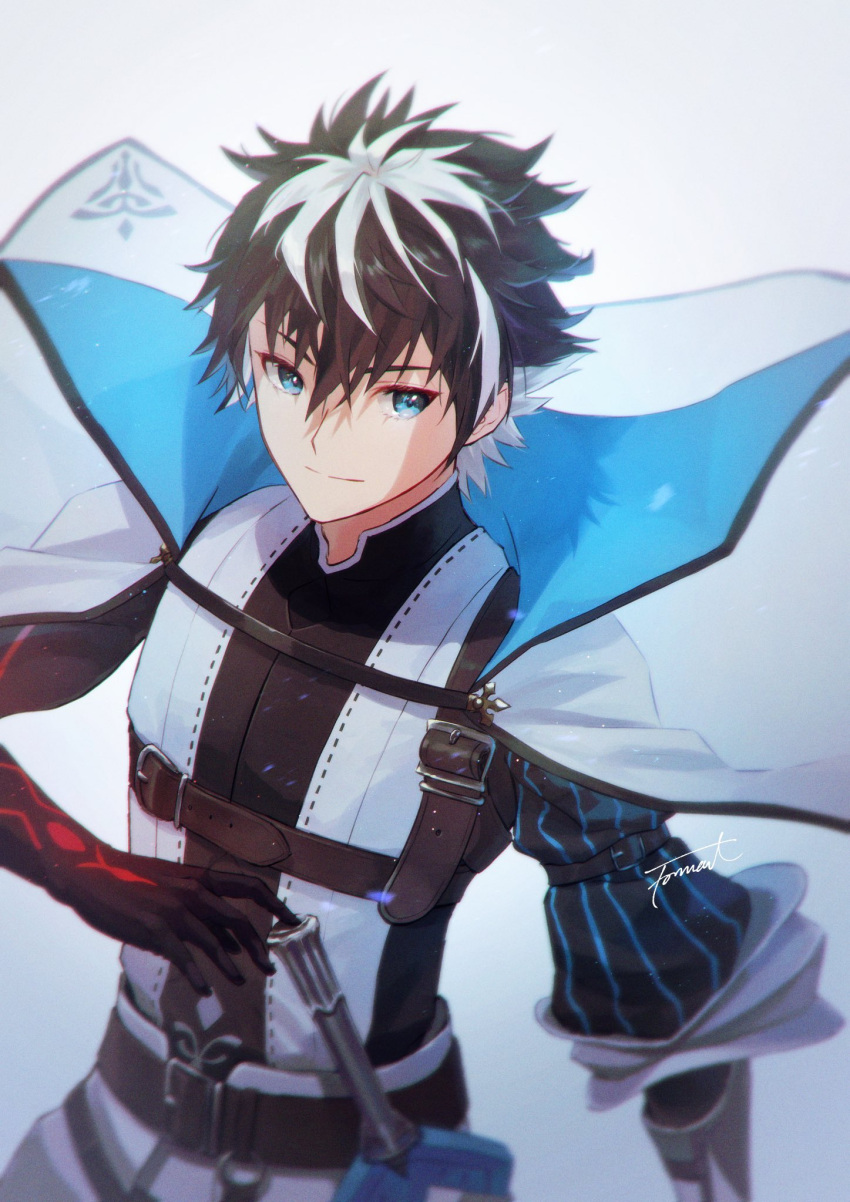 1boy armor black_gloves black_hair blue_cloak blue_eyes charlemagne_(fate) cloak closed_mouth commentary_request fate/extella fate/extella_link fate/extra fate/grand_order fate_(series) gloves high_collar highres long_sleeves looking_at_viewer male_focus moto_u_toe_say multicolored_hair short_hair simple_background smile solo sword two-tone_hair upper_body weapon white_cloak white_hair