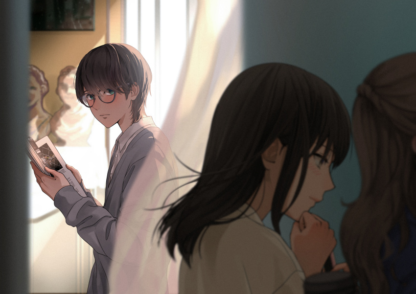 1boy 2girls absurdres blue_eyes book brown_eyes brown_hair bust_(sculpture) day grey_shirt hand_up highres indoors long_hair looking_at_another macaronk multiple_girls open_book original painting_(object) shirt window