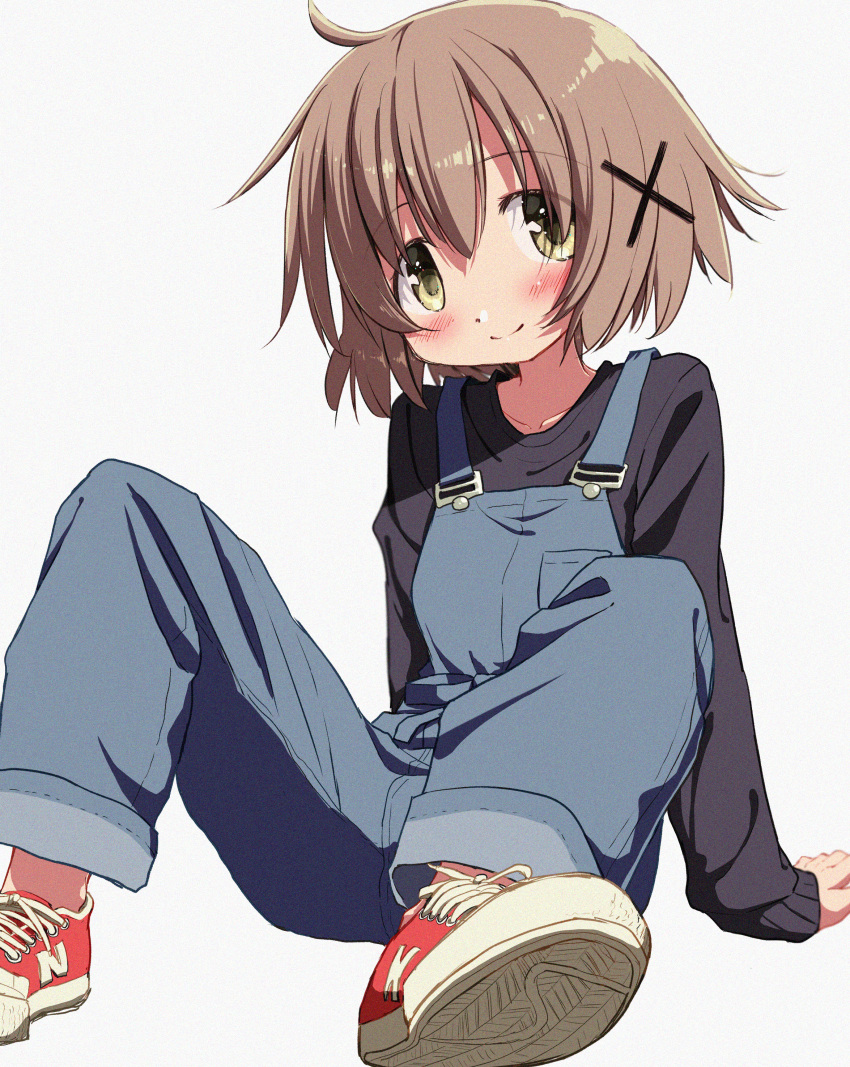 1girl absurdres black_shirt brown_hair commentary_request hair_ornament hidamari_sketch highres knees_up long_sleeves looking_at_viewer overalls percy_pyl red_footwear shirt shoes short_hair sitting sneakers solo white_background x_hair_ornament yuno_(hidamari_sketch)