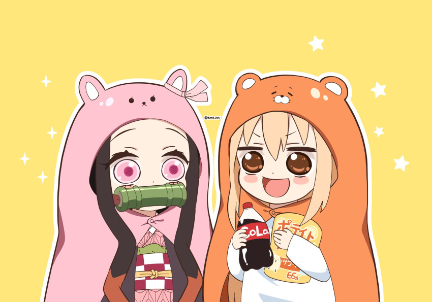 2girls animal_costume bamboo blonde_hair brown_hair chibi cola doma_umaru hamster_costume head_scarf highres himouto!_umaru-chan japanese_clothes kamado_nezuko kimetsu_no_yaiba kimono long_hair long_sleeves looking_at_viewer multicolored_hair multiple_girls open_mouth orange_eyes pink_eyes pori_(kmt_pori) ribbon smile snack twitter_username very_long_hair yellow_background