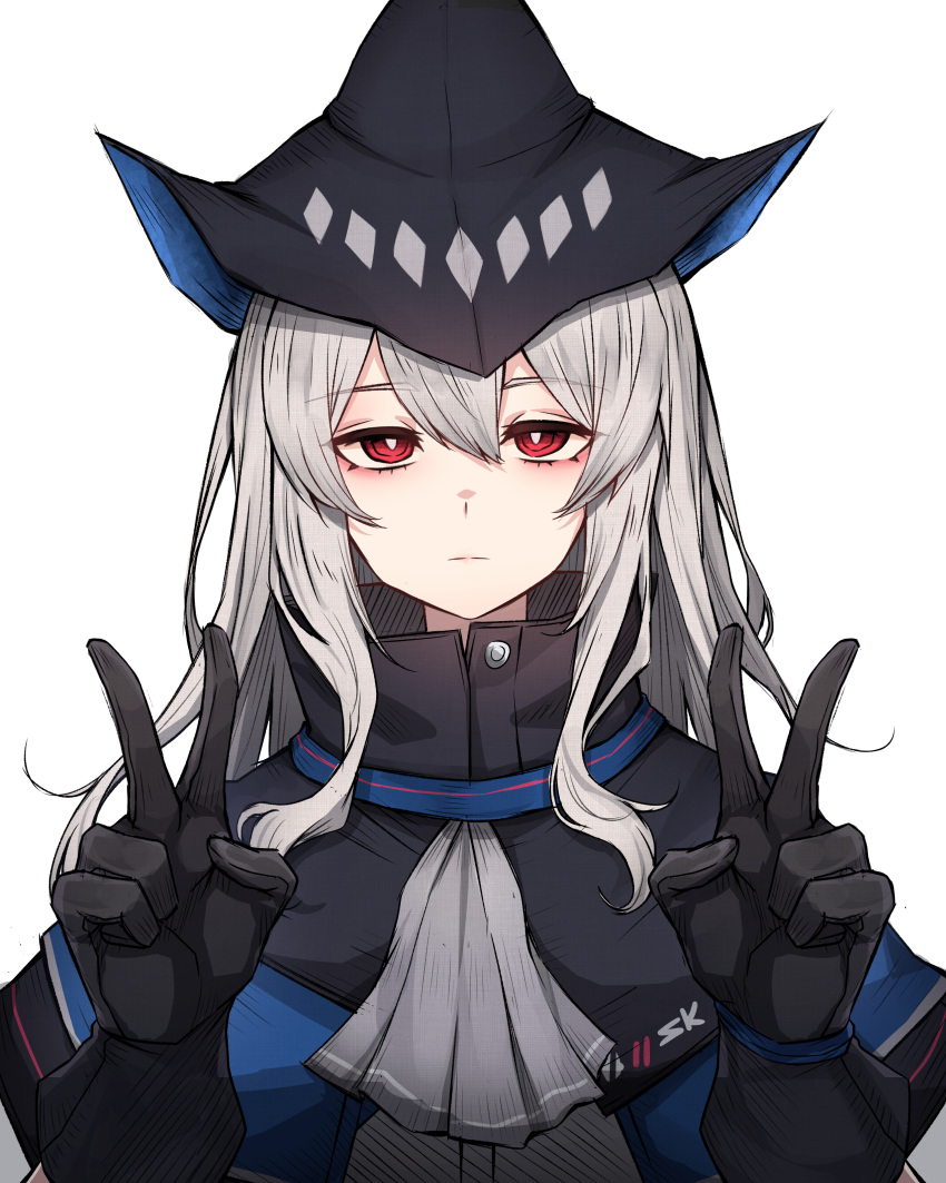 1girl absurdres arknights ascot bangs black_gloves black_headwear bright_pupils closed_mouth double_v expressionless eyebrows_visible_through_hair gloves grey_ascot grey_hair hat high_collar highres long_hair looking_at_viewer red_eyes rikuguma simple_background skadi_(arknights) solo upper_body v white_background