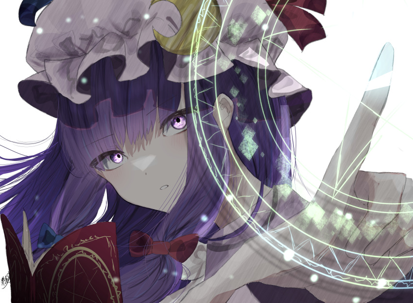 1girl bangs blue_bow blue_ribbon book bow commentary crescent crescent_hat_ornament eyebrows_visible_through_hair glowing glowing_eyes hair_bow hat hat_ornament hat_ribbon highres long_hair looking_at_viewer magic_circle mob_cap open_book parted_lips patchouli_knowledge pointing purple_hair red_bow red_ribbon ribbon seo_ao signature simple_background solo touhou upper_body violet_eyes watermark white_background