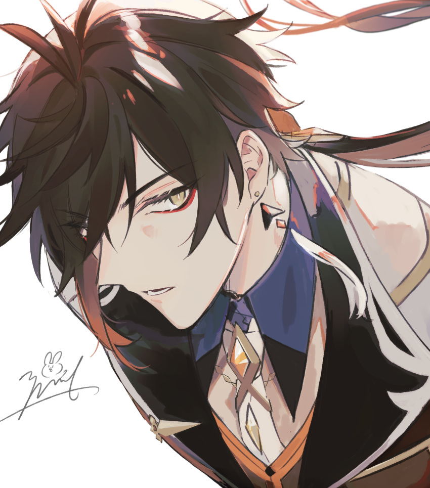 1boy absurdres bangs brown_hair eyeshadow face formal genshin_impact gradient_hair hair_between_eyes highres long_hair looking_to_the_side makeup male_focus multicolored_hair necktie ponytail red_eyeshadow solo upper_body yellow_eyes zhongli_(genshin_impact) zoo_min