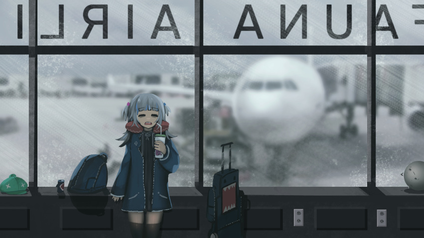 1girl =_= absurdres aircraft airplane airport anonamos arm_support backpack bag bangs black_dress black_legwear blue_hair blue_hoodie blue_jacket blunt_bangs blurry blurry_background cameo carrier cup disposable_cup domo-kun dress drinking_straw gawr_gura grey_sky hair_ornament hand_up highres holding holding_cup hololive hololive_english hood hoodie indoors jacket long_sleeves medium_hair mirrored_text multicolored_hair open_clothes open_jacket overcast rain rectangular_mouth shark_hair_ornament sharp_teeth sleeves_past_wrists solo standing streaked_hair teeth thigh-highs two_side_up virtual_youtuber white_hair wide_sleeves window
