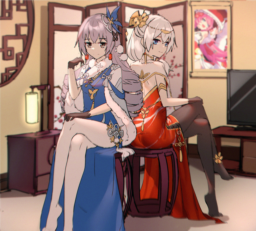 2girls bangs black_gloves black_legwear blue_dress blue_hair bronya_zaychik chair china_dress chinese_clothes closed_mouth crossover dress drill_hair earrings full_body gloves grey_eyes grey_hair hair_ornament highres honkai_(series) honkai_impact_3rd indoors jewelry lamp multiple_girls pantyhose portrait_(object) red_dress rozaliya_olenyeva sitting smile table television theresa_apocalypse twin_drills white_hair white_legwear yiduan_zhu