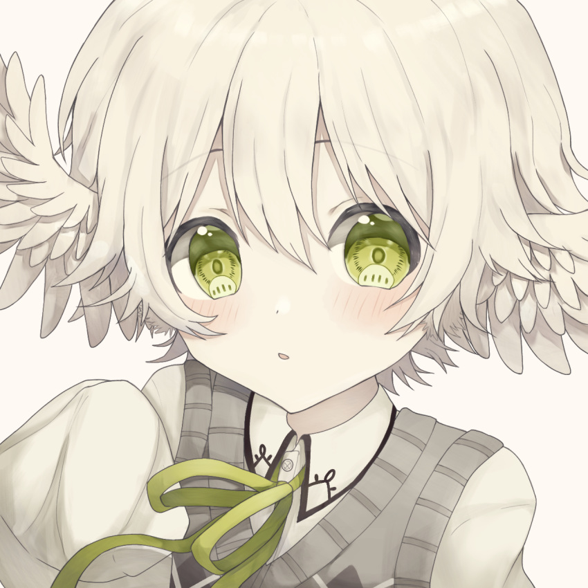 1boy :o blonde_hair blush child green_eyes highres long_sleeves looking_at_viewer male_child male_focus open_mouth original parted_lips short_hair sleeves_past_fingers sleeves_past_wrists solo tsutsuji_(suisai02) white_background wing_ears