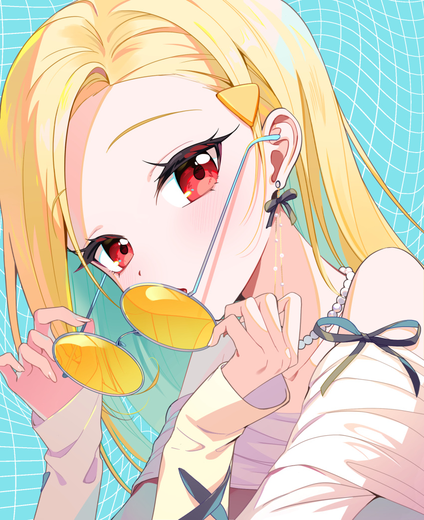 1girl absurdres bare_shoulders bead_necklace beads blonde_hair blue_background blush colored_inner_hair commentary earrings hair_ornament hairclip highres holding holding_removed_eyewear jewelry jingburger korean_commentary long_hair long_sleeves looking_at_viewer looking_over_eyewear lovett35 multicolored_hair necklace off-shoulder_shirt off_shoulder open_mouth orange-tinted_eyewear pearl_necklace portrait red_eyes shirt solo sunglasses tinted_eyewear unworn_eyewear upper_body virtual_youtuber waktaverse white_shirt