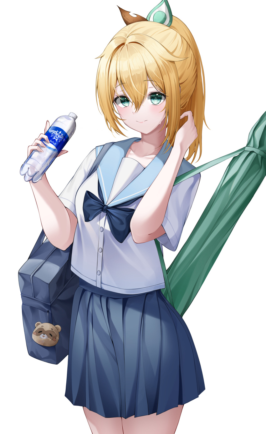 1girl absurdres bag black_bow blonde_hair blue_bag blue_sailor_collar blue_skirt bottle bow breasts carrying_over_shoulder closed_mouth collarbone green_eyes hair_between_eyes hair_ornament highres holding holding_bottle hololive kazama_iroha keychain leaf_hair_ornament long_hair looking_at_viewer pleated_skirt pokobee ponytail rapi_(zx4748) sailor_collar shirt short_sleeves shoulder_bag skirt small_breasts smile solo sweat virtual_youtuber water_bottle white_background white_shirt