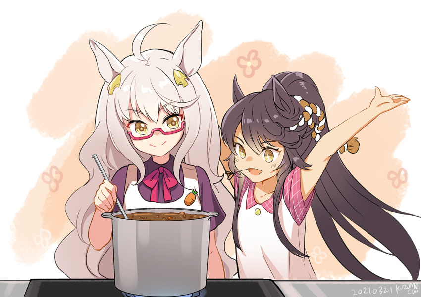 2021 2girls animal_ears apron artist_name biwa_hayahide_(umamusume) black_hair bow bowtie checkered_clothes checkered_shirt cooking curry food glasses grey_hair holding horse_ears horse_girl in_mouth kuzumochi_(kuzumochiya) long_hair multiple_girls narita_brian_(umamusume) open_mouth outstretched_arms pink_shirt ponytail purple_shirt red_bow red_bowtie shirt short_sleeves stove umamusume white_apron yellow_eyes