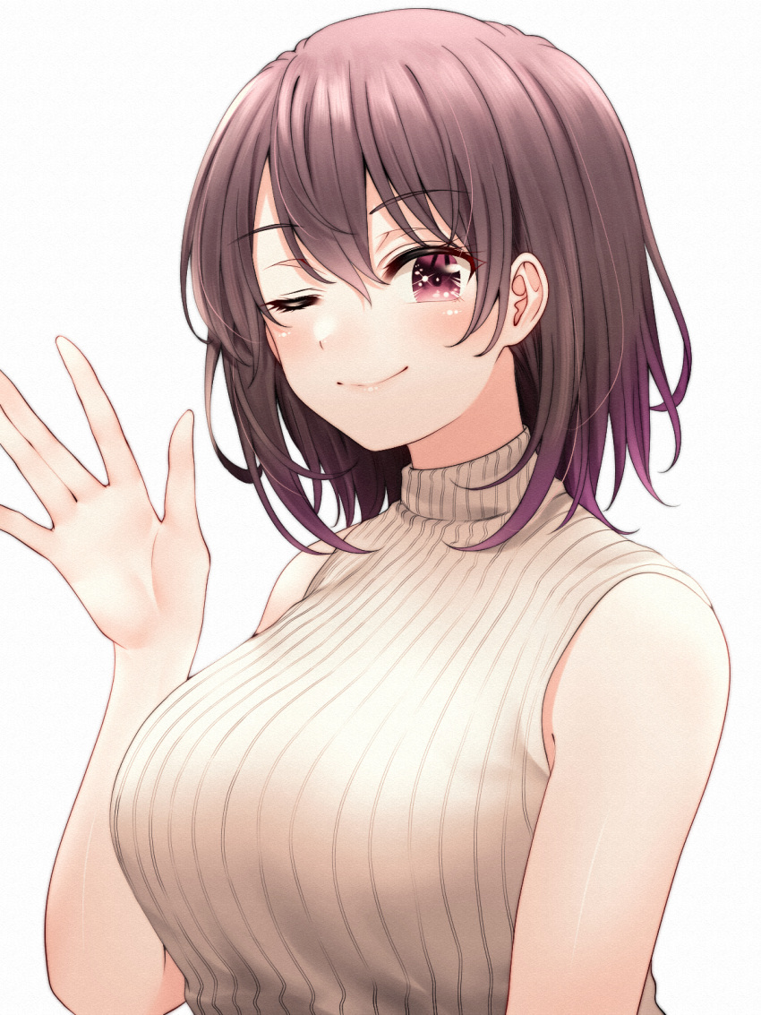 1girl bangs blush breasts brown_hair closed_mouth commentary_request gradient_hair hair_between_eyes highres large_breasts looking_at_viewer multicolored_hair one_eye_closed purple_hair red_hayao short_hair simple_background sleeveless sleeveless_turtleneck smile solo turtleneck upper_body violet_eyes waving white_background yahari_ore_no_seishun_lovecome_wa_machigatteiru. yukinoshita_haruno