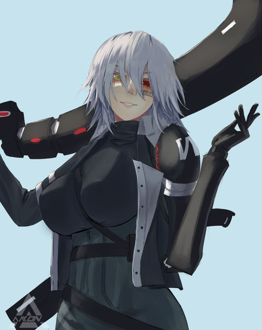 1girl aaron_(aaron4307) absurdres blue_background breasts cyborg genderswap heterochromia highres holding holding_weapon mechanical_parts punishing:_gray_raven red_eyes roland_(punishing:_gray_raven) simple_background smile upper_body weapon white_hair yellow_eyes