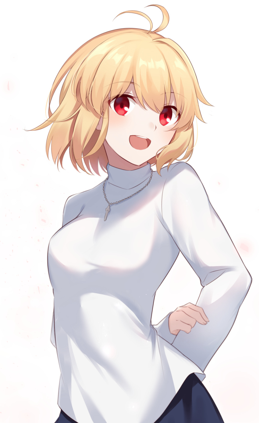 1girl antenna_hair arcueid_brunestud arms_behind_back bangs blonde_hair blush breasts chain_necklace commentary_request hair_between_eyes highres jewelry long_sleeves looking_at_viewer medium_breasts necklace nemu_mohu open_mouth red_eyes short_hair simple_background single_hair_intake sleeves_past_wrists smile solo sweater teeth tsukihime tsukihime_(remake) turtleneck turtleneck_sweater upper_teeth white_background white_sweater