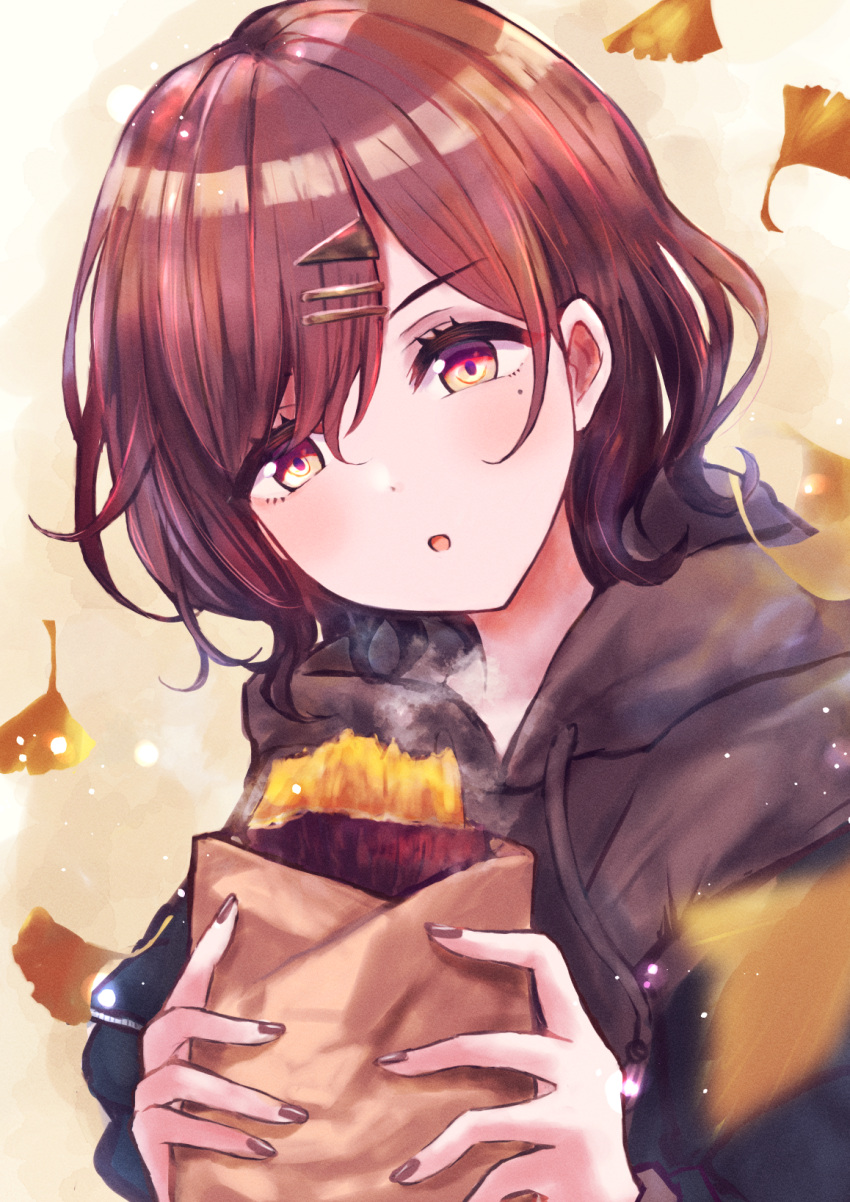1girl autumn bangs black_hoodie blurry blurry_foreground brown_hair commentary drawstring dutch_angle eating food ginkgo hair_ornament hairclip highres higuchi_madoka holding holding_food hood hood_down hoodie idolmaster idolmaster_shiny_colors kataageteto mole mole_under_eye open_mouth short_hair solo sweet_potato swept_bangs upper_body violet_eyes yakiimo