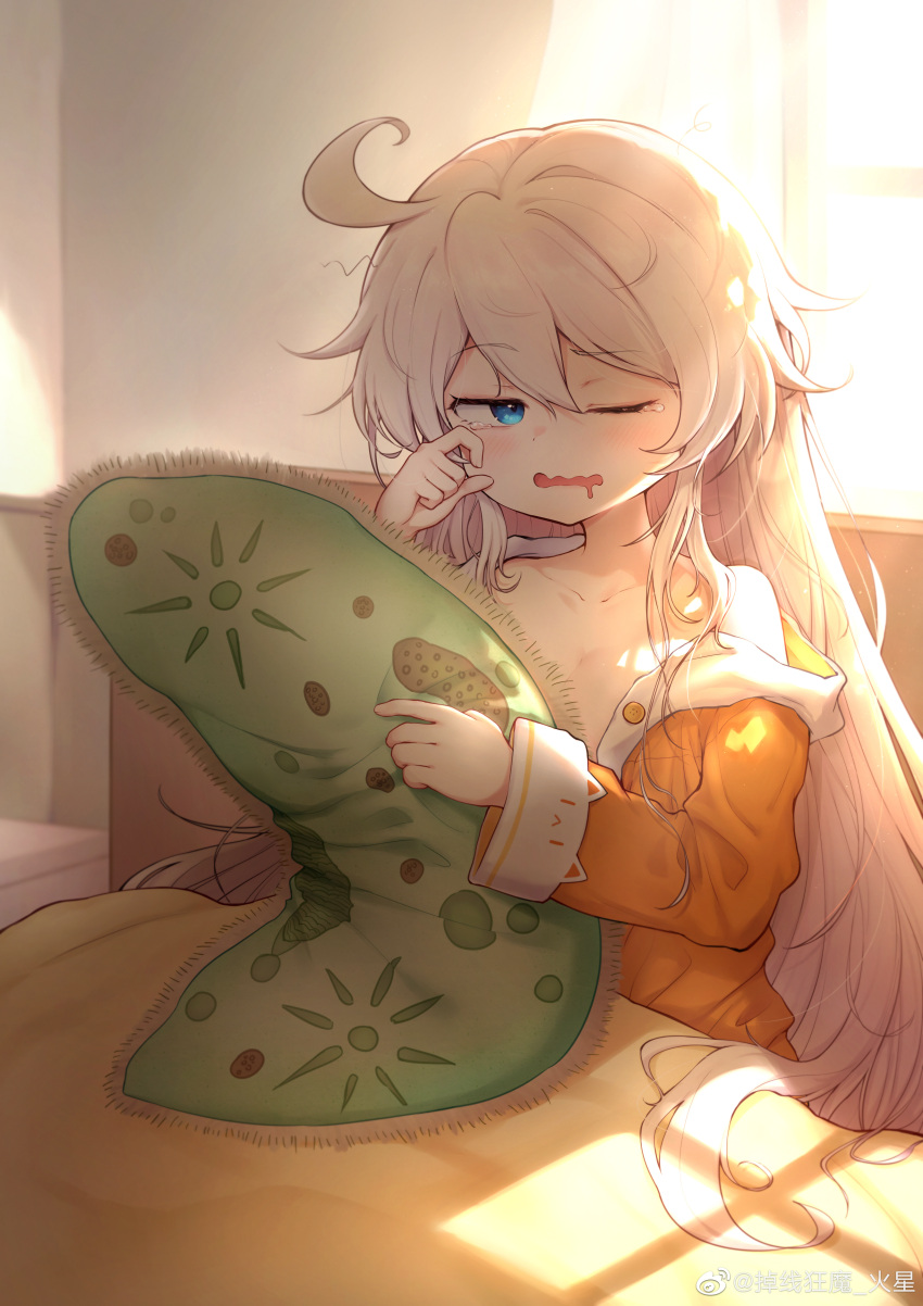 1girl absurdres ahoge bangs bedroom blue_eyes diaoxian_kuangmo half-closed_eyes highres holding honkai_(series) honkai_impact_3rd indoors kiana_kaslana long_hair long_sleeves looking_at_viewer one_eye_closed open_mouth pajamas pillow shadow solo white_hair window