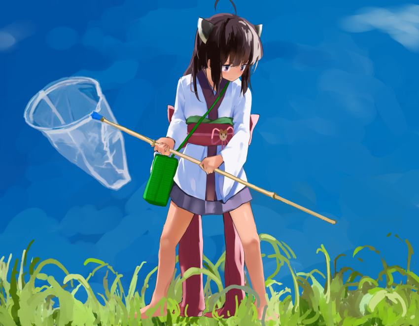 1girl ahoge barefoot black_hair blue_skirt blue_sky blush butterfly_net closed_mouth clouds commentary_request day hand_net headgear holding japanese_clothes kimono lamb_(hitsujiniku) long_hair long_sleeves looking_away obi outdoors sash skirt sky solo standing touhoku_kiritan violet_eyes voiceroid white_kimono wide_sleeves