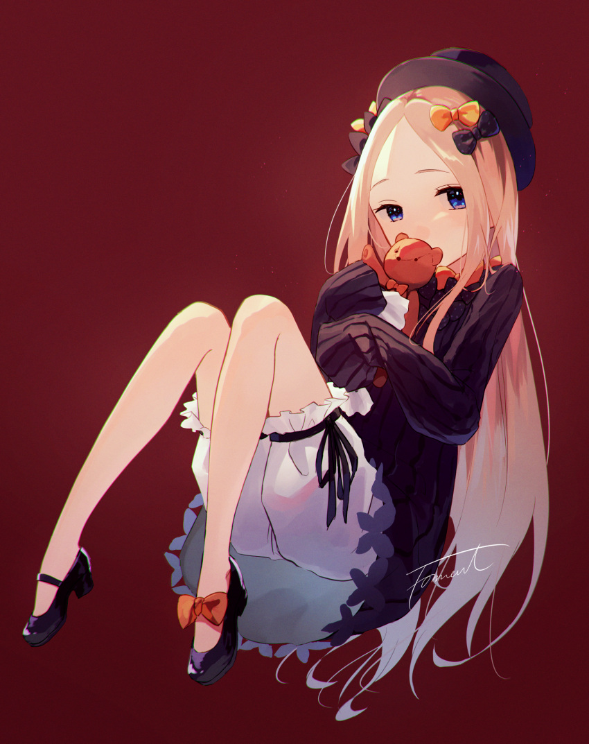 1girl abigail_williams_(fate) asymmetrical_footwear black_bow black_dress black_footwear black_headwear black_ribbon blonde_hair bloomers blue_eyes bow chromatic_aberration commentary covering_mouth dress fate/grand_order fate_(series) fomnant footwear_bow forehead full_body hair_bow hat highres holding holding_stuffed_toy knees_up long_hair long_sleeves looking_at_viewer mary_janes mismatched_footwear multiple_hair_bows object_hug orange_bow polka_dot polka_dot_bow red_background ribbon ribbon_trim shoes signature simple_background sleeves_past_fingers sleeves_past_wrists solo stuffed_animal stuffed_toy teddy_bear underwear white_bloomers