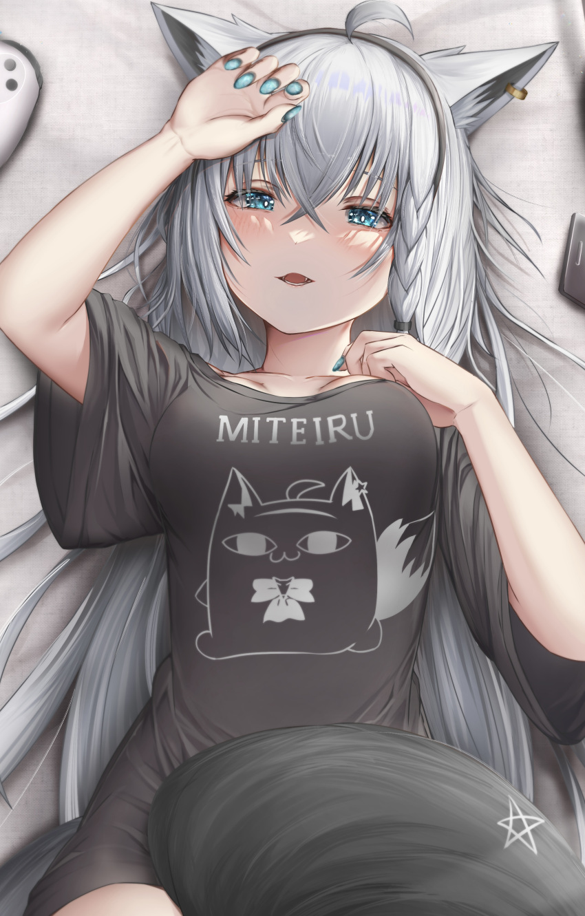 1girl absurdres ahoge animal_ear_fluff animal_ears bangs bed_sheet black_shirt blush braid commentary_request earrings fox_ears fox_girl fox_tail green_eyes green_nails hair_between_eyes hairband highres hololive jewelry long_hair looking_at_viewer lying miteiru_(shirakami_fubuki) on_back open_mouth pentagram rimamo shirakami_fubuki shirt sidelocks single_braid solo tail virtual_youtuber white_hair