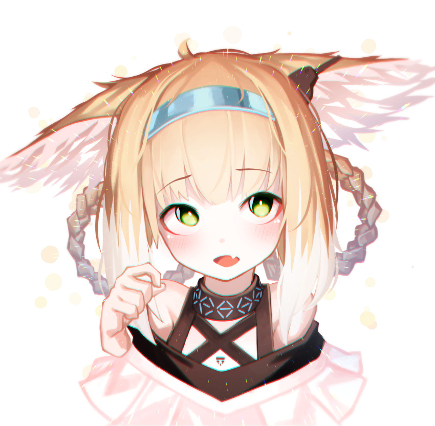 1girl absurdres animal_ears arknights bare_shoulders beudelb black_collar blonde_hair blue_hairband blush braid collar disembodied_limb earpiece fang fox_ears fox_girl green_eyes hairband hand_up highres infection_monitor_(arknights) long_hair looking_at_viewer multicolored_hair open_mouth paw_pose portrait simple_background skin_fang solo streaked_hair suzuran_(arknights) two-tone_hair white_background white_hair