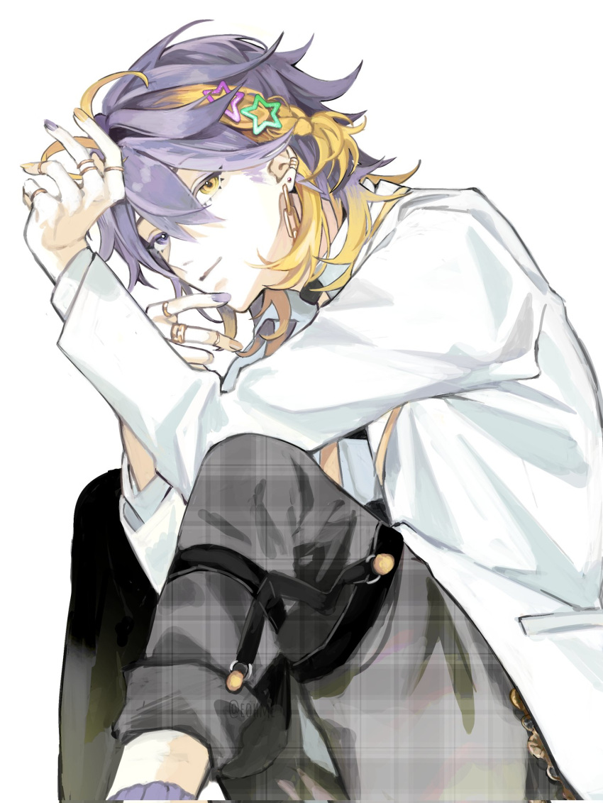 1boy antenna_hair aster_arcadia braid chain chain_earrings closed_mouth earrings eohme eyes_visible_through_hair fingernails grey_background hair_between_eyes hair_ornament highres jewelry looking_at_viewer male_focus multicolored_hair nijisanji nijisanji_en plaid purple_hair purple_nails ring simple_background smile solo star_(symbol) star_hair_ornament streaked_hair thigh_strap twitter_username violet_eyes virtual_youtuber yellow_eyes yellow_nails