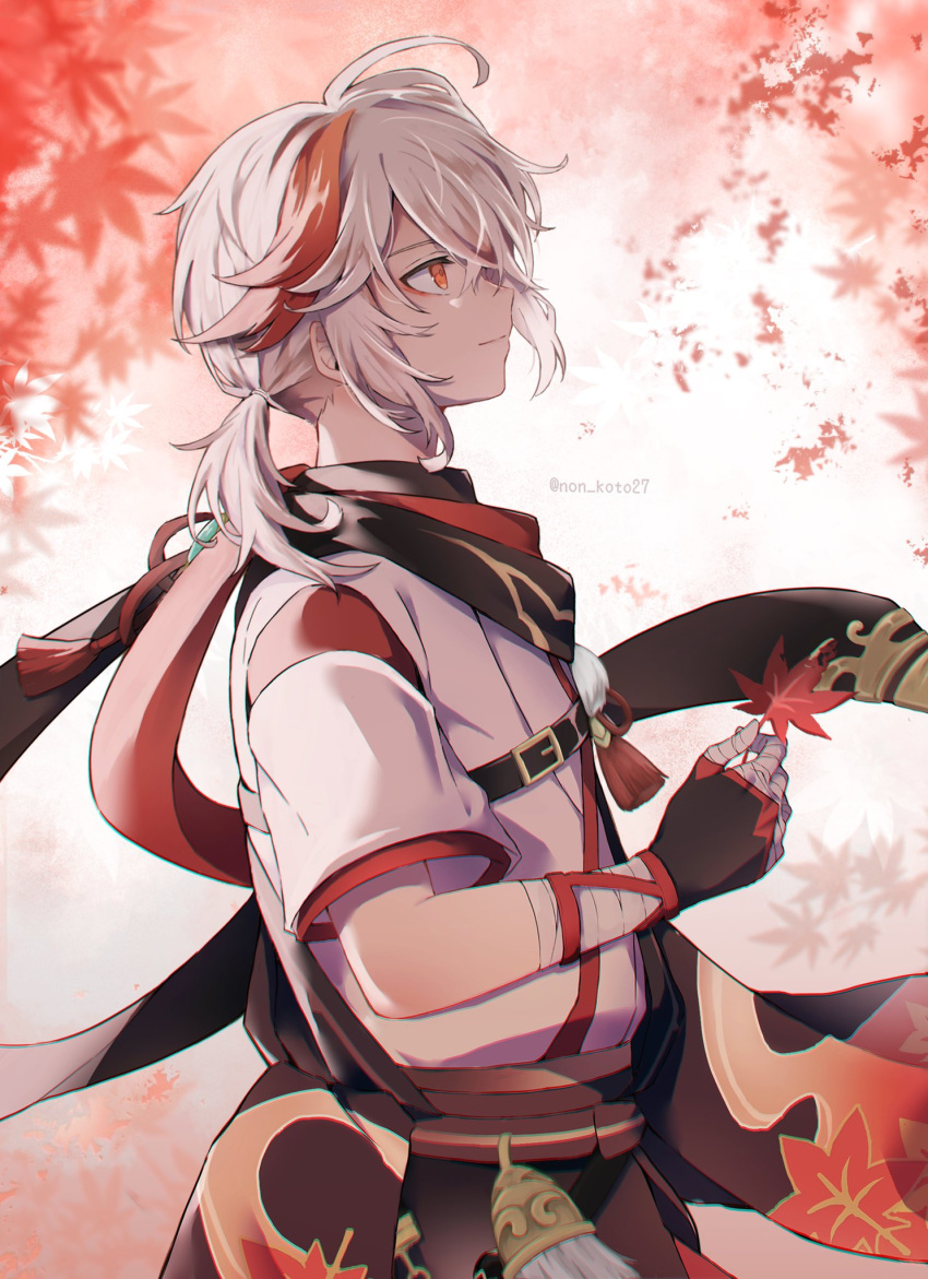 1boy artist_name bandaged_arm bandaged_hand bandages bangs black_scarf closed_mouth genshin_impact grey_kimono hair_between_eyes highres holding holding_leaf japanese_clothes kaedehara_kazuha kimono leaf leaf_print low_ponytail male_focus maple_leaf maple_leaf_print medium_hair multicolored_hair non_koto27 pom_pom_(clothes) ponytail profile red_eyes red_scarf redhead scarf short_sleeves sidelocks smile solo streaked_hair tassel twitter_username upper_body vision_(genshin_impact) white_hair