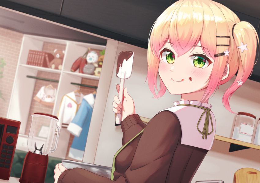 1girl :q blonde_hair blush brown_cardigan cardigan cooking food food_on_face gradient_hair green_eyes hair_between_eyes hair_ornament hairclip highres holding holding_spatula hololive licking_lips looking_at_viewer medium_hair momosuzu_nene multicolored_hair official_alternate_costume official_alternate_hair_length official_alternate_hairstyle solo spatula tongue tongue_out twintails typho valentine virtual_youtuber