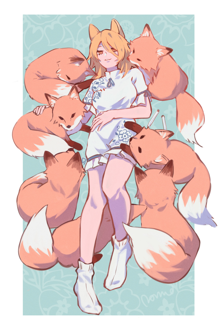 1girl animal_ears blonde_hair blue_ribbon border chinese_commentary commentary eyebrows_hidden_by_hair fluffy fox fox_ears fox_girl full_body hair_over_one_eye highres kudamaki_tsukasa looking_at_viewer medium_hair neck_ribbon outside_border parted_lips petting ribbon short_sleeves smile socks solo too_many_foxes touhou towne vial white_border white_romper white_socks yellow_eyes