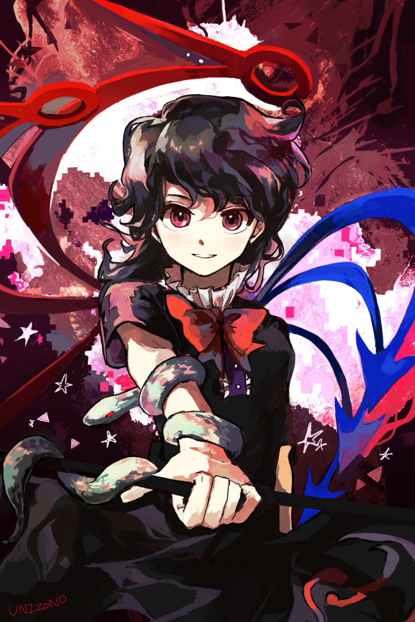 1girl abstract_background absurdres asymmetrical_wings bangs black_dress black_hair blue_wings bow bowtie commentary_request dress frills grin highres holding holding_polearm holding_weapon houjuu_nue looking_at_viewer medium_hair parted_lips polearm red_bow red_bowtie red_eyes red_wings short_sleeves smile snake solo star_(symbol) touhou uninosono upper_body weapon wings