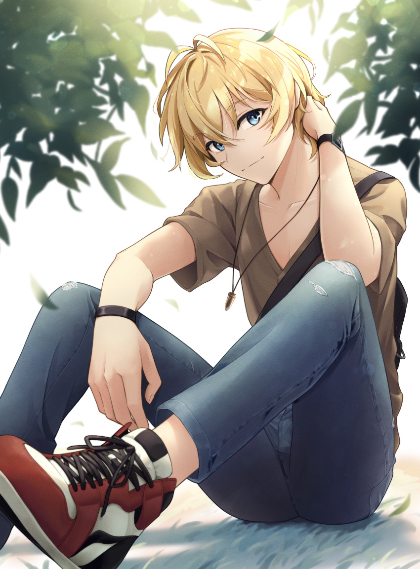 1boy antenna_hair billy_the_kid_(dream_portrait)_(fate) billy_the_kid_(fate) blonde_hair blue_eyes bracelet brown_shirt bullet_necklace casual closed_mouth collarbone denim fate/grand_order fate_(series) highres jeans jewelry leaf looking_at_viewer male_focus necklace official_alternate_costume pants shirt shoes sitting smile sneakers solo t-shirt thunderstriker