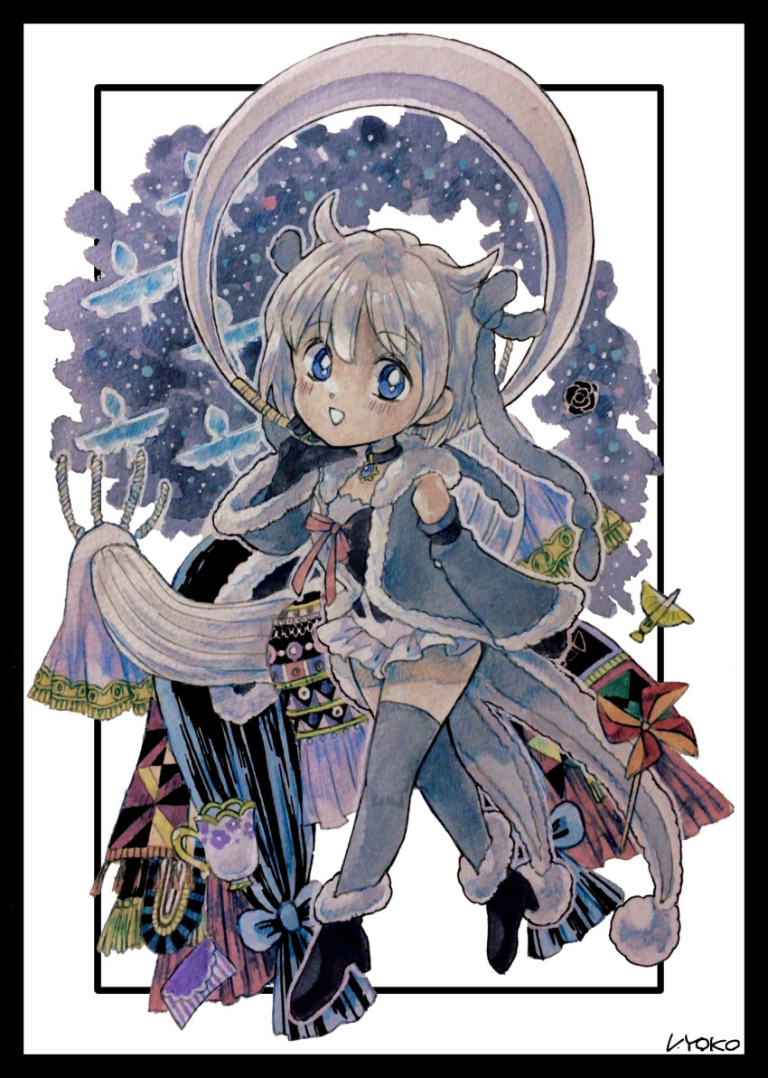 1girl azusa_mifuyu bangs black_border black_choker black_flower black_footwear black_gloves black_rose blue_eyes blue_gemstone blush boots border chakram choker coat corset cup detached_sleeves doppel_(madoka_magica) dot_nose flower frilled_skirt frills full_body fur-trimmed_boots fur-trimmed_coat fur-trimmed_footwear fur-trimmed_sleeves fur_trim gem gloves grey_coat grey_hair grey_ribbon grey_sleeves grey_thighhighs hair_horns hair_ribbon hand_up hevelius_(madoka_magica) highres holding holding_weapon hood hood_down hooded_coat looking_at_viewer magia_record:_mahou_shoujo_madoka_magica_gaiden magical_girl mahou_shoujo_madoka_magica mixed_media mug octagram outline outside_border pink_ribbon pom_pom_(clothes) ribbon rose short_hair signature simple_background skirt sleeveless_coat solo swept_bangs thigh-highs triangle_mouth uwded_207 weapon white_background white_outline white_skirt windmill