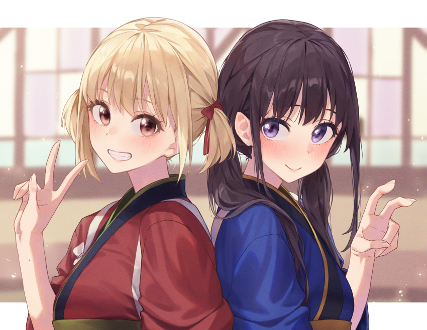 2girls banana_oekaki black_hair blonde_hair blue_kimono blush from_side hair_ribbon highres inoue_takina japanese_clothes kimono long_hair looking_at_viewer lycoris_recoil multiple_girls nishikigi_chisato red_eyes red_kimono red_ribbon ribbon short_hair smile twintails upper_body v violet_eyes waitress