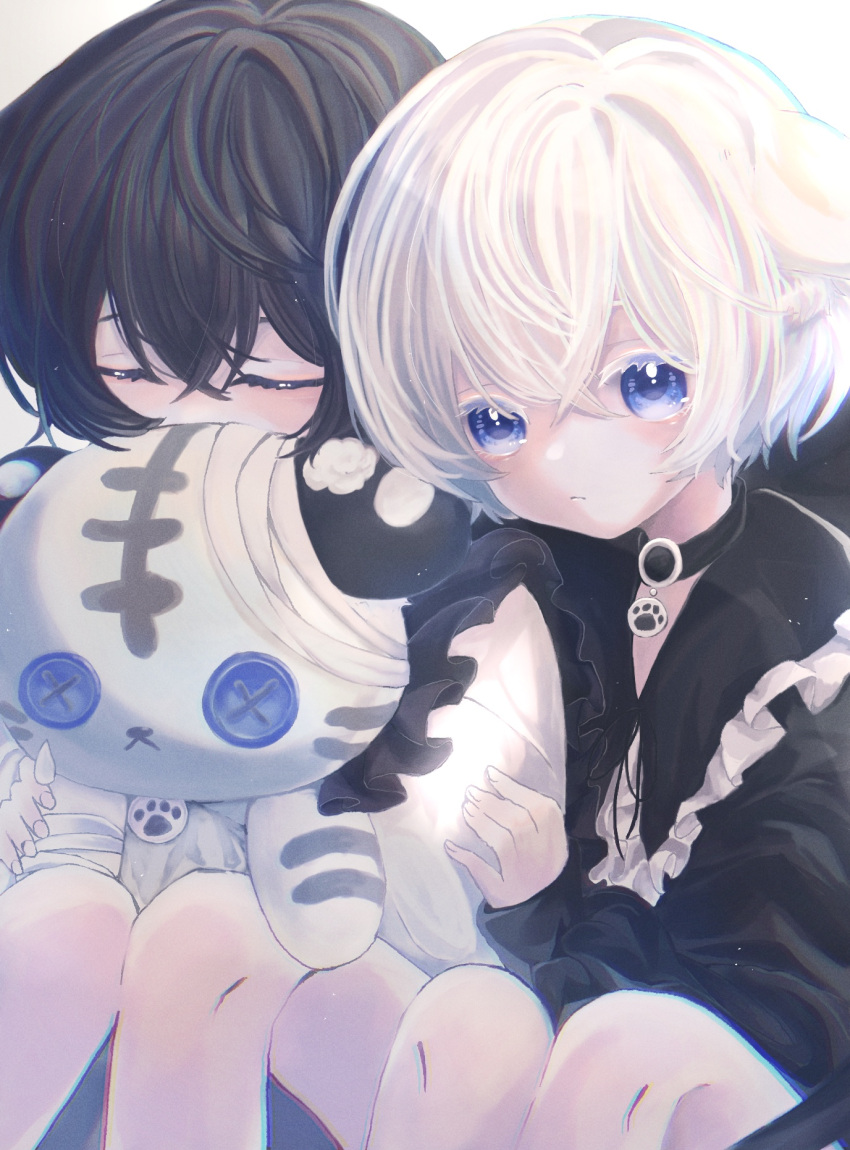 2boys androgynous black_hair blue_eyes child choker closed_eyes closed_mouth highres looking_at_viewer male_child male_focus multiple_boys original otoko_no_ko pale_migi paw_print sleeping stuffed_animal stuffed_toy teddy_bear white_background white_hair