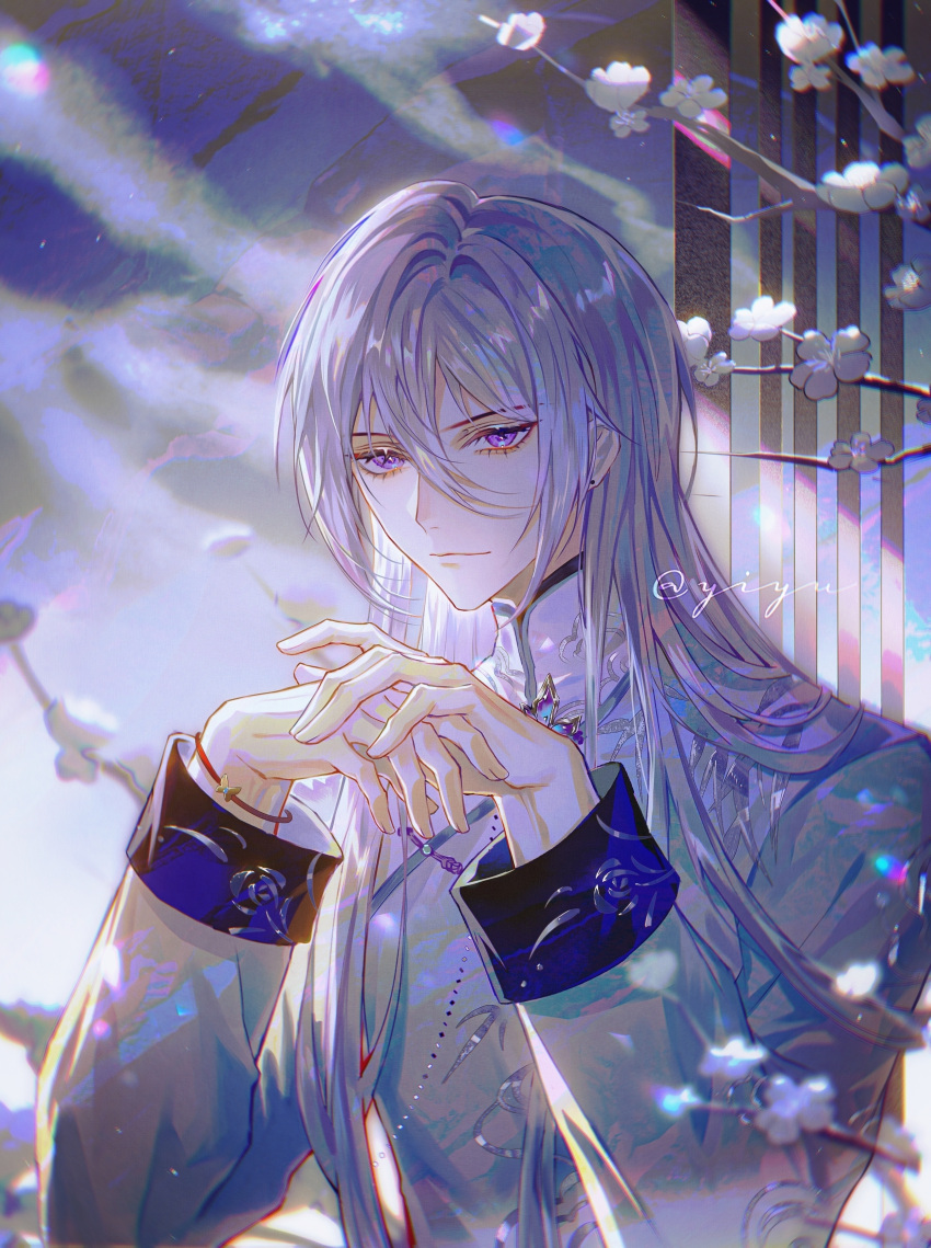 1boy absurdres bishounen changpao chinese_clothes flower for_all_time grey_hair highres lens_flare long_hair looking_at_viewer male_focus solo very_long_hair violet_eyes white_flower white_hair yexuan zhumojian