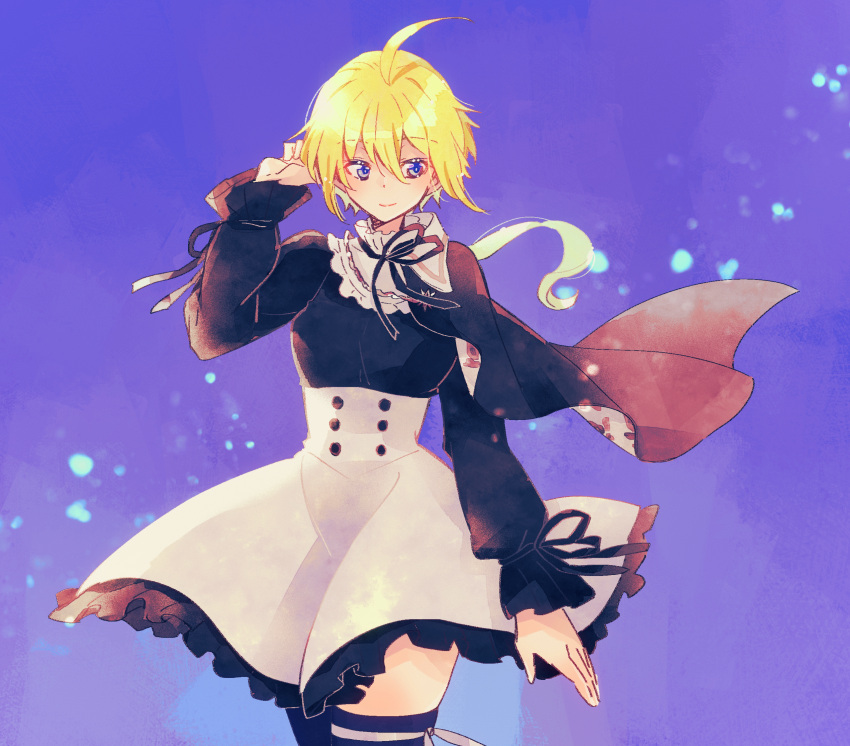 1girl ahoge amano_soraha arm_at_side arm_up assault_lily bangs black_capelet black_dress black_ribbon black_thighhighs blonde_hair bright_pupils buttons capelet closed_mouth cowboy_shot dress floating_hair frilled_dress frilled_shirt_collar frilled_skirt frills gradient gradient_background hair_between_eyes hand_in_own_hair highres leg_ribbon light_particles long_hair long_sleeves looking_at_viewer low_ponytail neck_ribbon ponytail puffy_long_sleeves puffy_sleeves purple_background ribbon skirt sleeve_ribbon smile solo sorato_(astllatte) standing thigh-highs thigh_ribbon two-sided_capelet two-sided_fabric two-tone_dress violet_eyes white_dress white_pupils white_ribbon