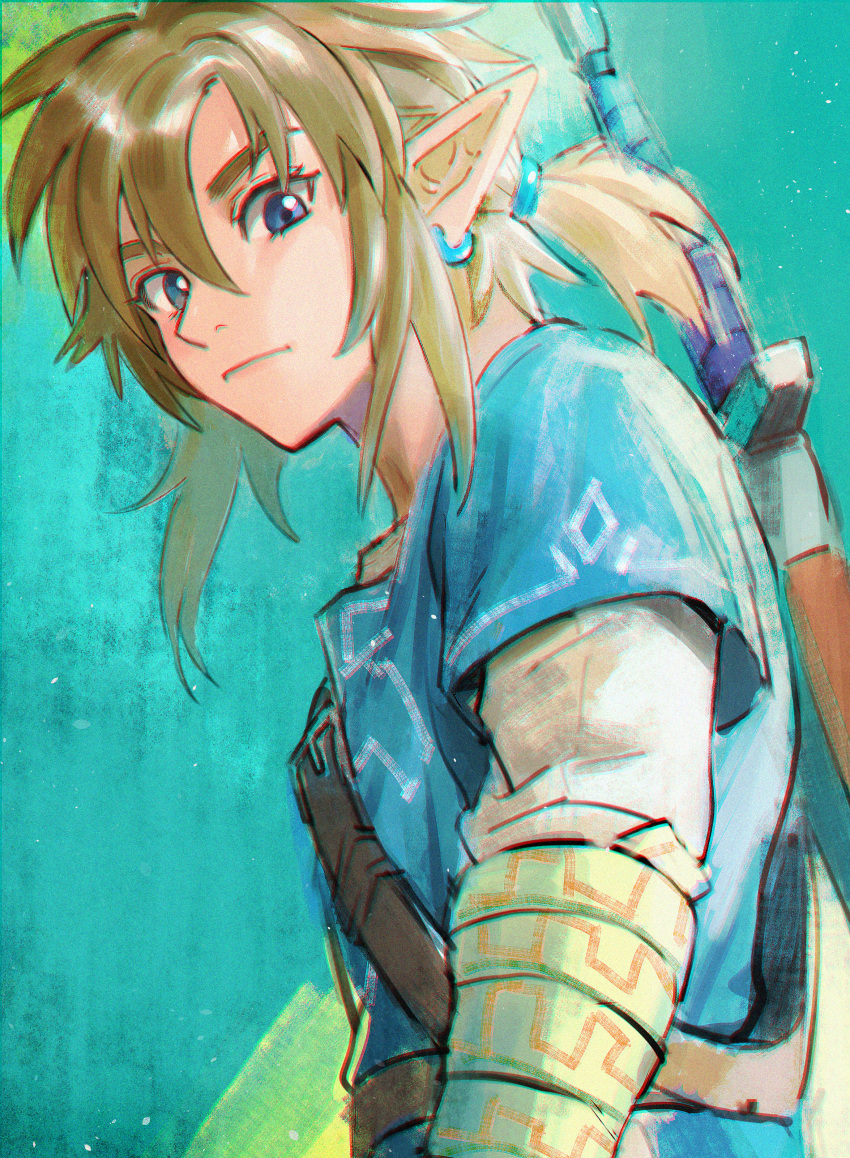 1boy absurdres aqua_background blonde_hair blue_eyes blue_tunic earrings hair_between_eyes highres jewelry link long_sleeves looking_at_viewer low_ponytail male_focus medium_hair pointy_ears shirt short_ponytail short_sleeves shoulder_belt sidelocks solo sword the_legend_of_zelda the_legend_of_zelda:_breath_of_the_wild upper_body weapon weapon_on_back white_shirt yurian_(user_utch8788)