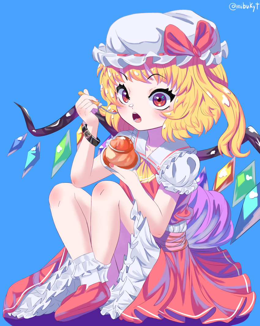 1girl absurdres ascot blonde_hair blue_background bobby_socks collared_shirt eating flandre_scarlet food frilled_shirt_collar frilled_skirt frilled_sleeves frilled_socks frills full_body hat hat_ribbon highres holding holding_spoon looking_at_viewer mibukyt mob_cap multicolored_wings nail_polish open_mouth pink_nails pudding puffy_short_sleeves puffy_sleeves red_eyes red_footwear red_ribbon red_skirt red_vest ribbon ribbon-trimmed_headwear ribbon_trim shirt short_sleeves side_ponytail simple_background skirt skirt_set socks solo spoon teeth touhou upper_teeth vest white_headwear white_shirt white_socks wings yellow_ascot